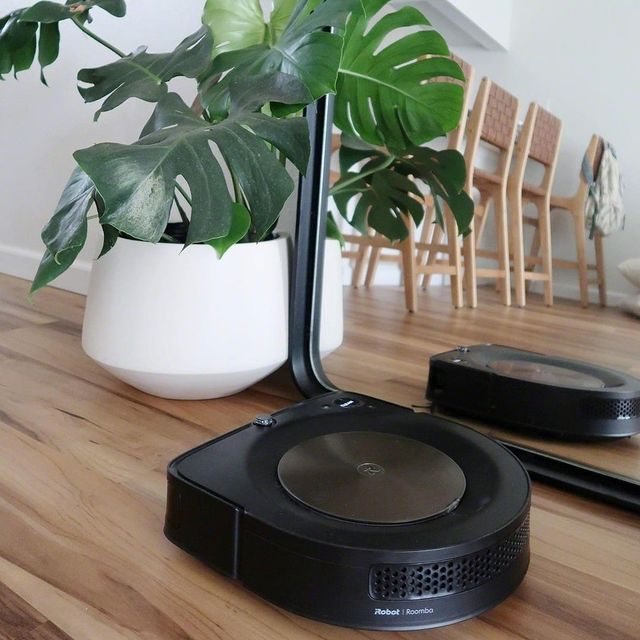 Ακόμα και η Roomba s9 θέλει να κοιτάζει τον εαυτό της στον καθρέφτη… 
Ευχαριστούμε τον @hijayden για αυτή την… προσωπική φωτογραφία!
#irobot #irobotgreece #irobotgr