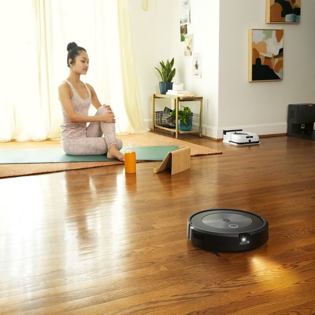 Η συνεργασία της σκούπας Roomba j7 και της σφουγγαρίστρας Braava jet m6 σας εγγυάται όμορφα σκουπισμένα και σφουγγαρισμένα δάπεδα κάθε στιγμή της ημέρας. Εσείς μπορείτε απλά να απολαμβάνετε τις αγαπημένες σας ασχολίες!

Ζήστε χωρίς περιορισμούς

👉 link in bio 

#irobot #irobotgreece #irobotgr #roomba #roombaj7 #braava #braavajetm6