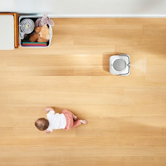 Οι μικροί «εξερευνητές» δεν περιορίζονται… Γι’αυτό αναλαμβάνει η Braava jet m6! Θα σφουγγαρίσει σχολαστικά έτσι ώστε το μικρό σας αγγελούδι να μπορεί να τριγυρνάει χωρίς φόβο.

Ζήστε χωρίς περιορισμούς!

👉 link in bio 

#irobot #irobotgreece #irobotgr #roomba #roombam6