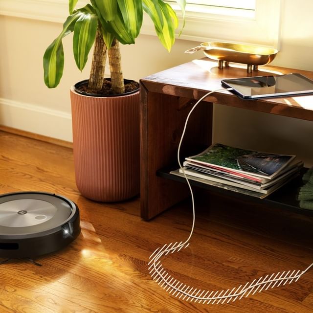 Χάρη στην πλοήγηση PrecisionVision, η Roomba j7+ εντοπίζει και αποφεύγει τα εμπόδια όπως τα καλώδια, έτσι ώστε να κάνει τη δουλειά της σωστά και να μην ανησυχείτε μήπως κάνει οποιαδήποτε ζημιά.

Ζήστε χωρίς περιορισμούς!

👉 link in bio

#irobot #irobotgreece #irobotgr #roomba #braava #roombaj7+