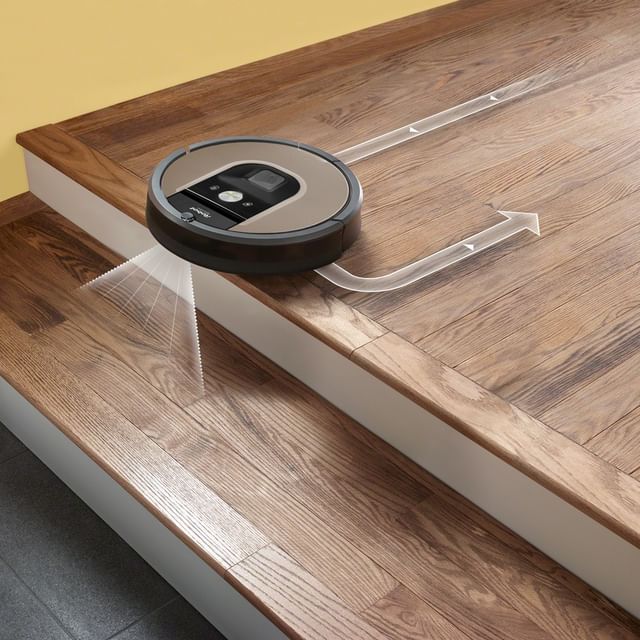 Δε θα πέσει ποτέ κάτω από τις σκάλες! Η Roomba 976 διαθέτει αισθητήρες στην κάτω πλευρά της, που αναγνωρίζουν με ασφάλεια τον ανοιχτό χώρο μπροστά της. 

Ζήστε χωρίς περιορισμούς!

👉 link in bio 

#irobot #irobotgreece #irobotgr #roomba #braava #roomba976