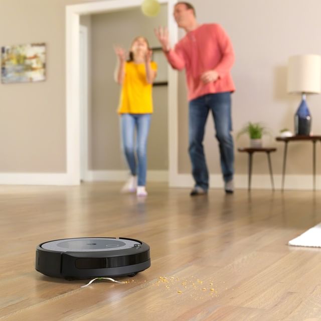 Χαρείτε στιγμές ξεγνοιασιάς και αν πέσει και τίποτα στο πάτωμα δε χάλασε ο κόσμος! Η Roomba i3, με τους τέλειους αισθητήρες της, ξέρει πού ακριβώς να πάει και τί εμπόδιο να αποφύγει.

Ζήστε χωρίς περιορισμούς!

👉 link in bio

#irobot #irobotgreece #irobotgr #roomba #braava #roombai3